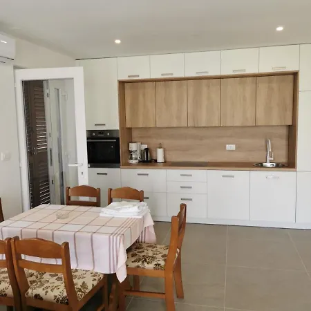 Juranic I Apartmán Baška