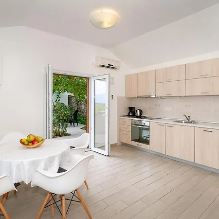 Juranic I Apartmán Baška